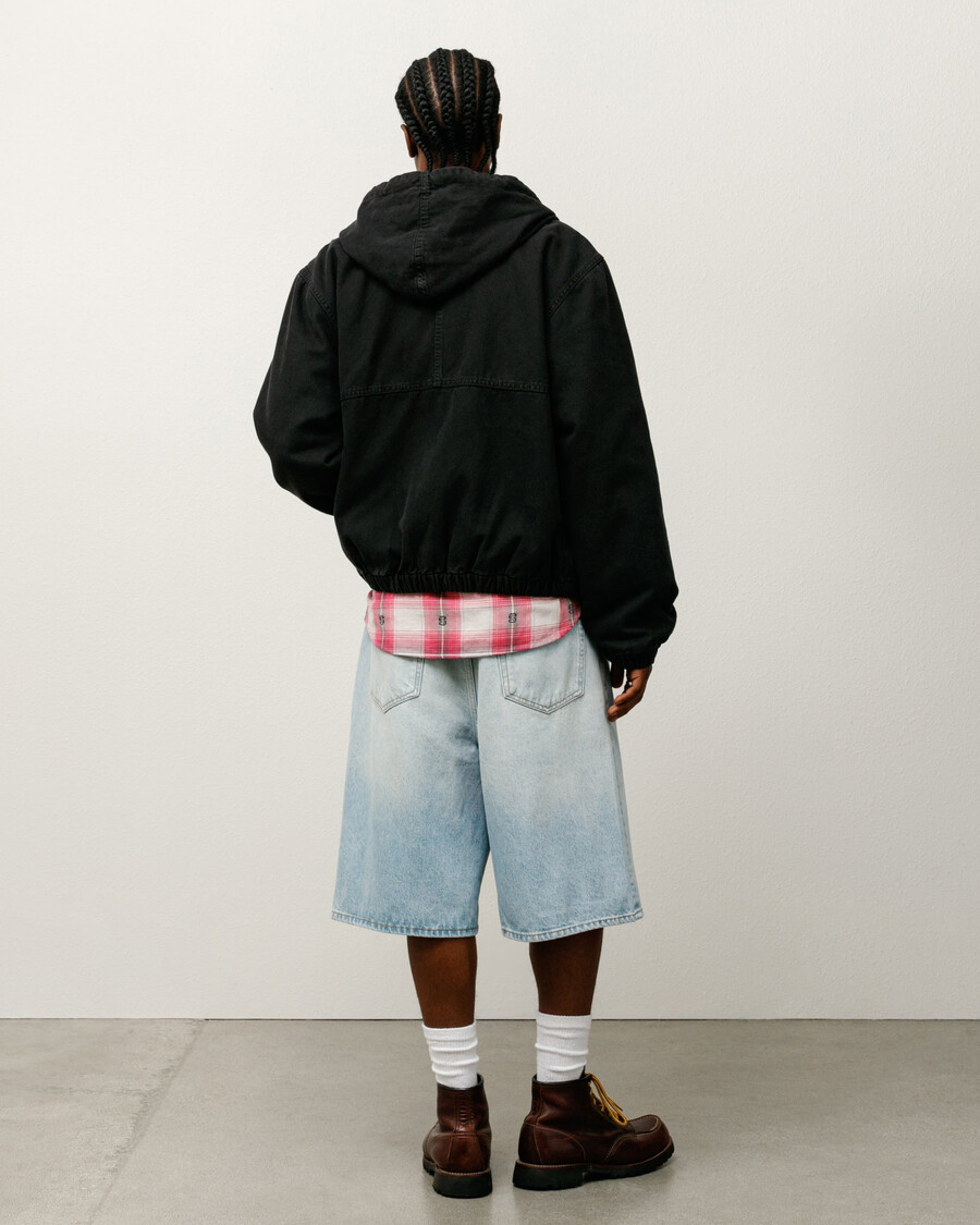 pantalones vaqueros cortos grandes y viejos