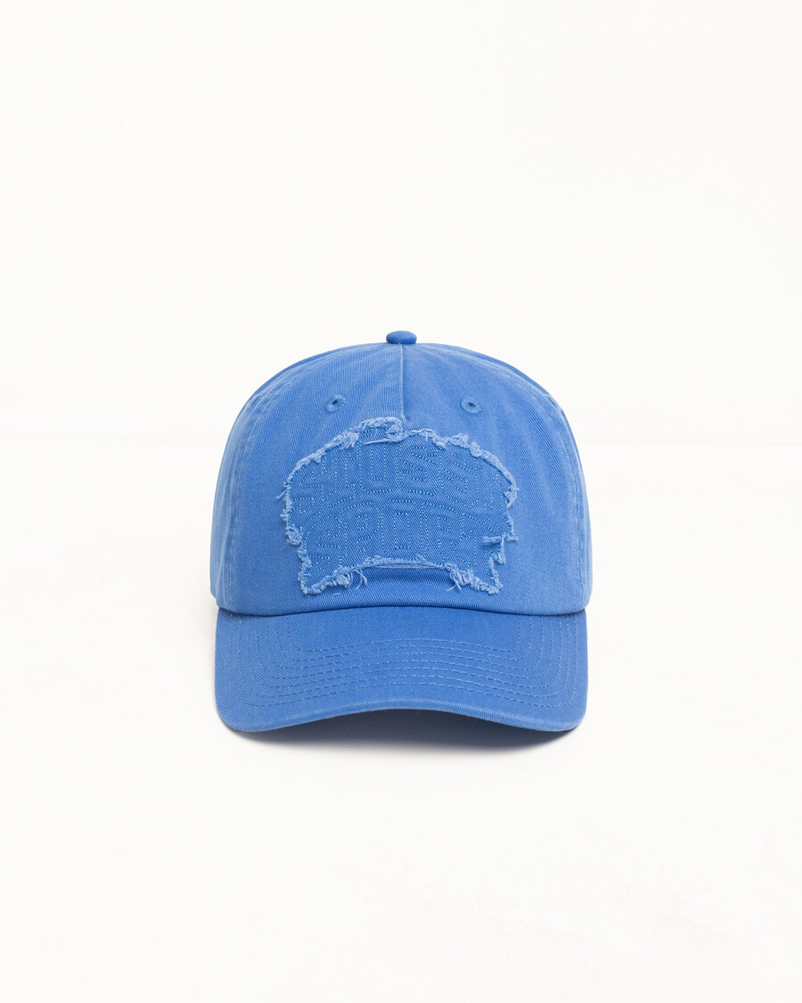 gorra snapback con parche deportivo de profundidad media